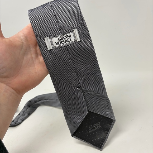Gianni Versace 100% Silk Tie - Picture 5 of 7